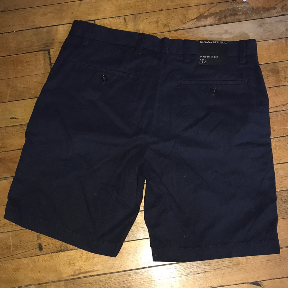 Banana Republic Navy Flat Front Men’s Shorts